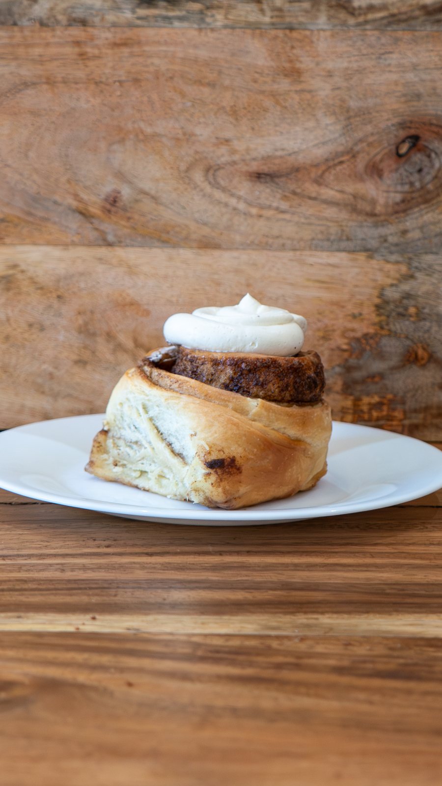 Cinnamon roll at Deli Café, Brasilito
